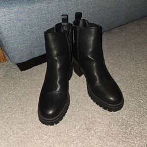 Very J Sleek Black Ankle Boots